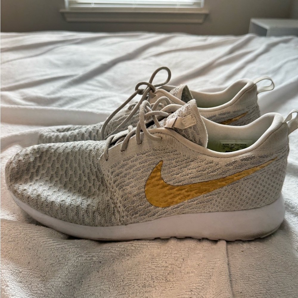 Nike Light Gray and Gold Roshe NikeID